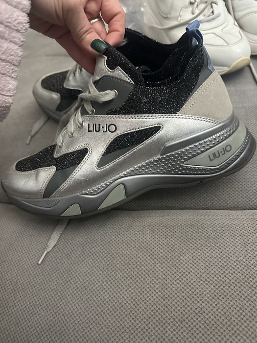 Продавам оригинални обувки pinko и liu jo