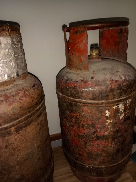 2-штук газ балон сатылады