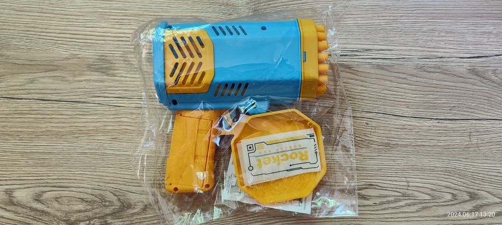 Vând pistol baloane de săpun