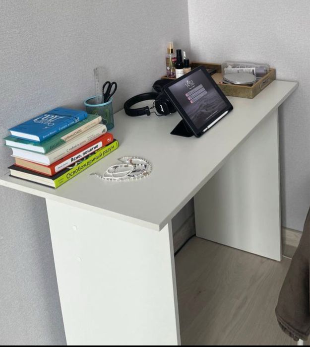 Стол белый б/у