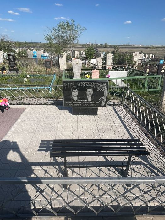 Облагораживание могил , Установка памятников