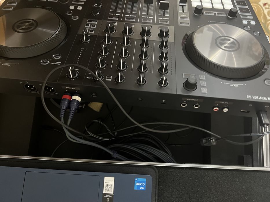 Consola Dj traktor kontrol s3