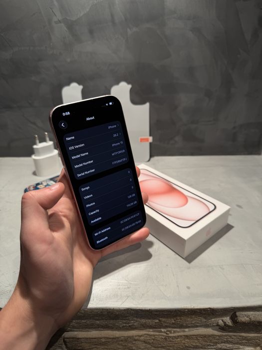 Перфектен Iphone 15 Pink + подаръци