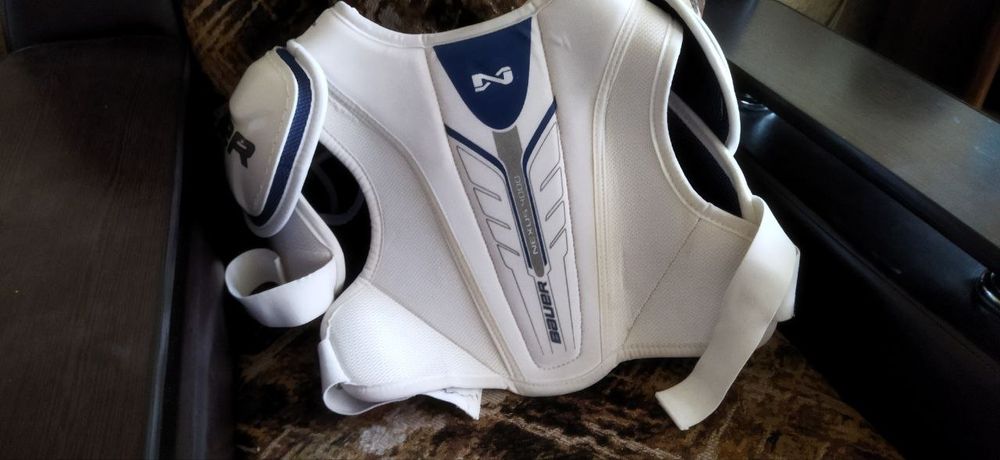 Продам шлем Bauer