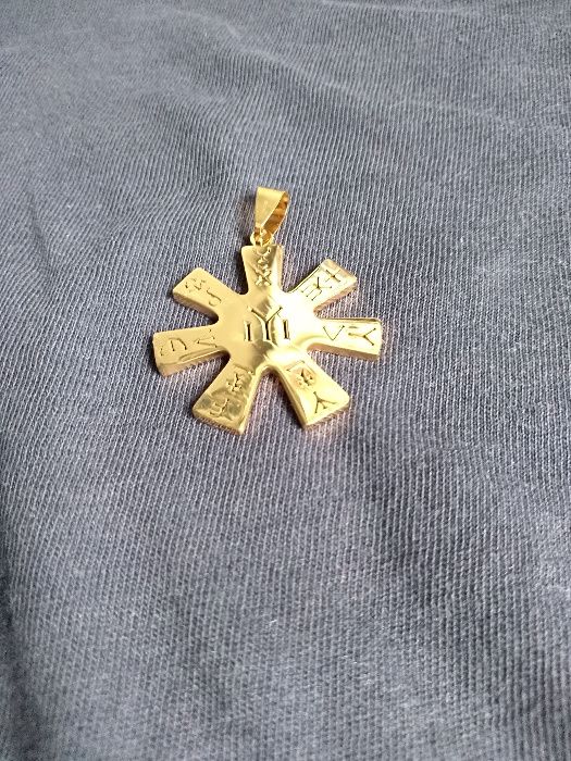 продава прабългарска розета от плиска.налични-сребриста,черна/бронзова