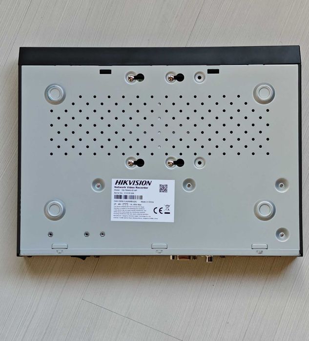 4 канален PoE NVR Hikvision DS-7604NI-E1/4P с 1TB HDD