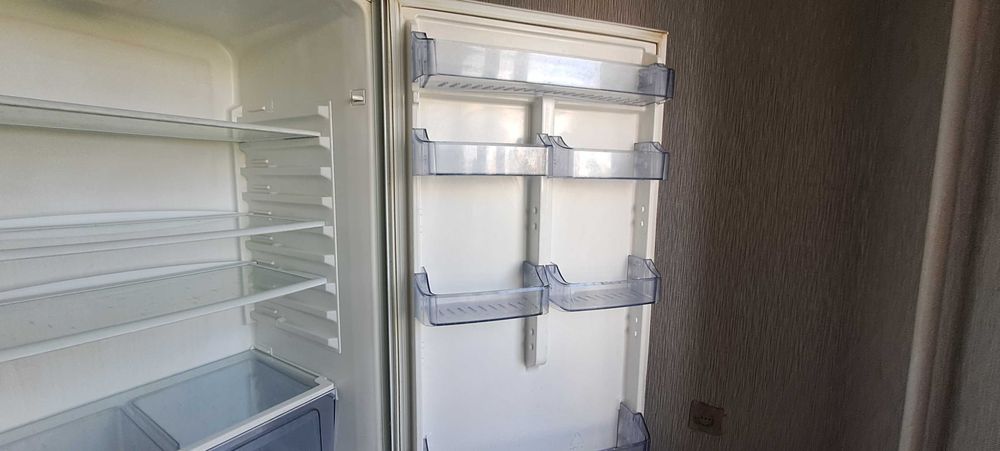 СРОЧНО продам холодильник VESTEL