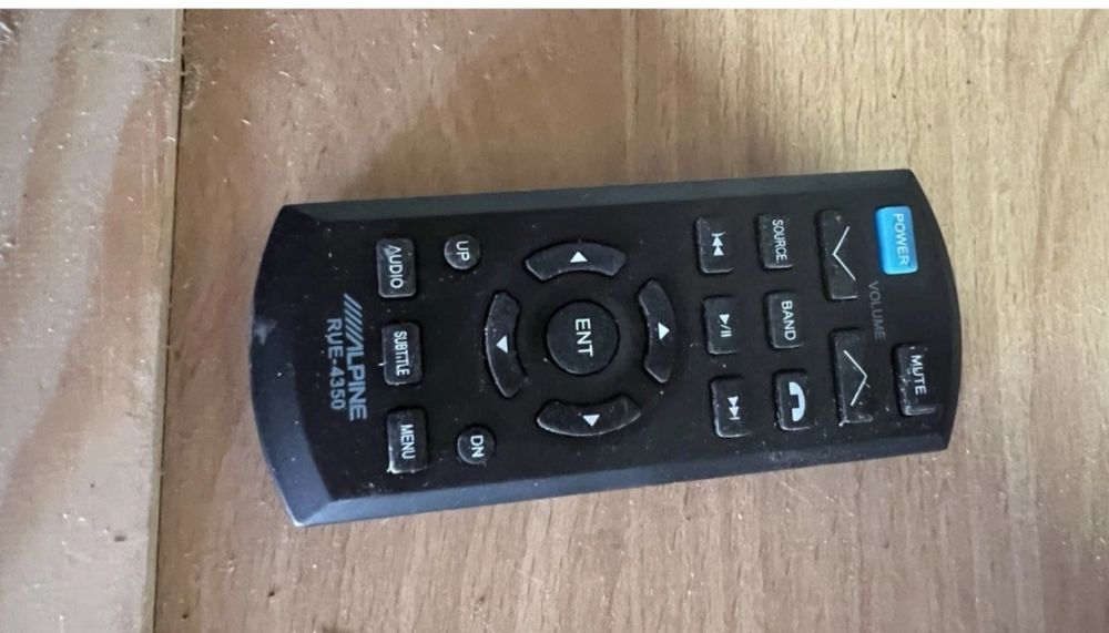 Продавам Alpine cde-153ebt