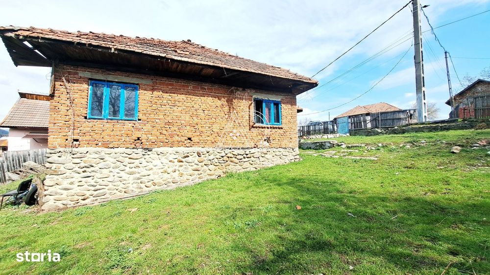 Casă de vânzare în Baia de Fier – zonă turistică deosebită