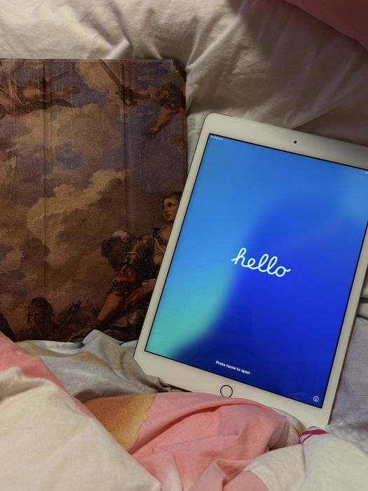 iPad 10.2" (2020) 8th Gen Cellular, vine inclus cu cablu de la istyle și husă pentru Pencil