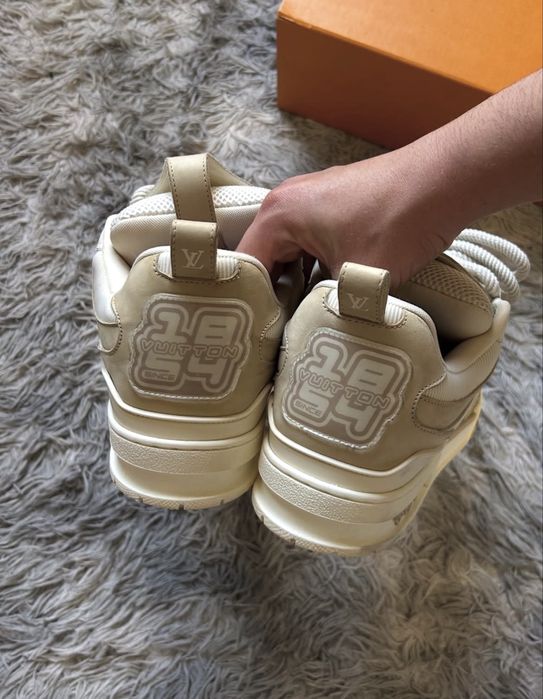 Louis Vuitton LV4 Beige Skate Trainers - Livrare Verificare