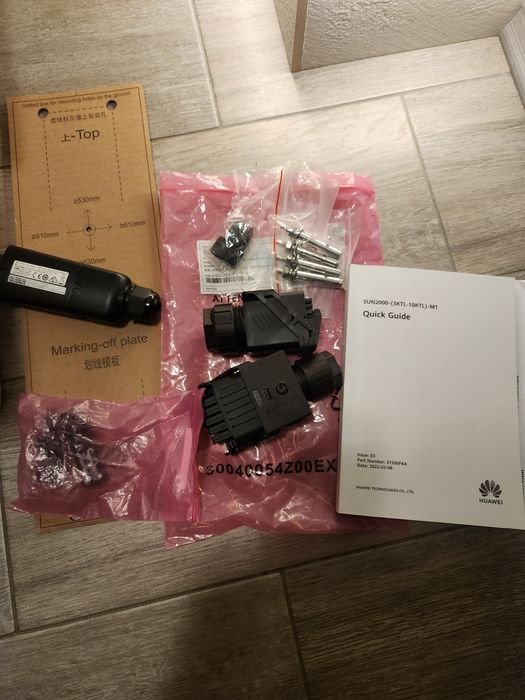 Invertor Huawei hibrid 10kW trifazat si backup box huawei trifazat