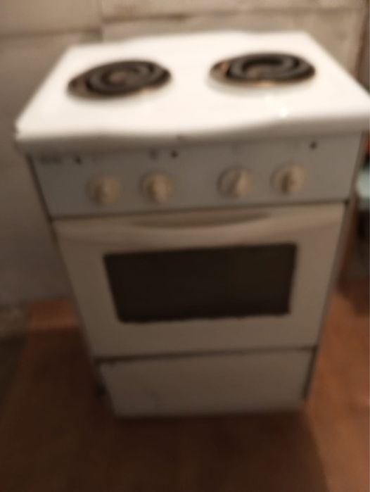 Отдам электроплиту.