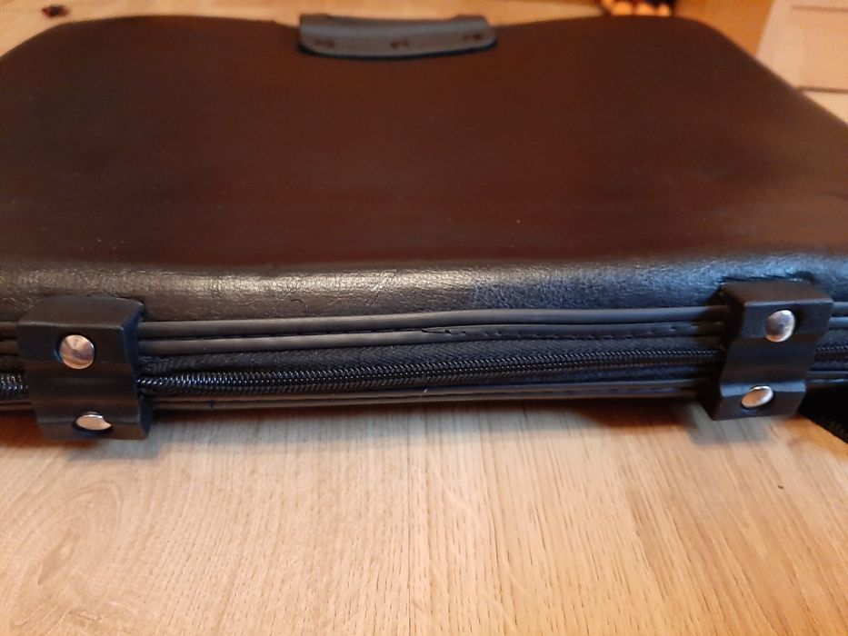 Geanta neagra laptop