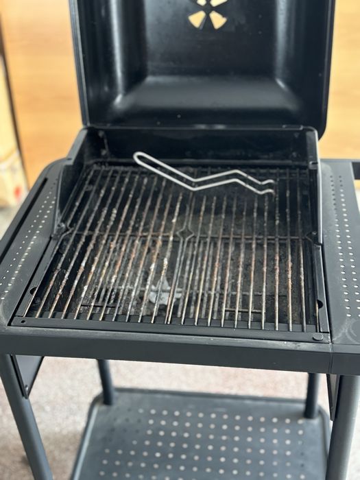 Gratar carbuni cu roti