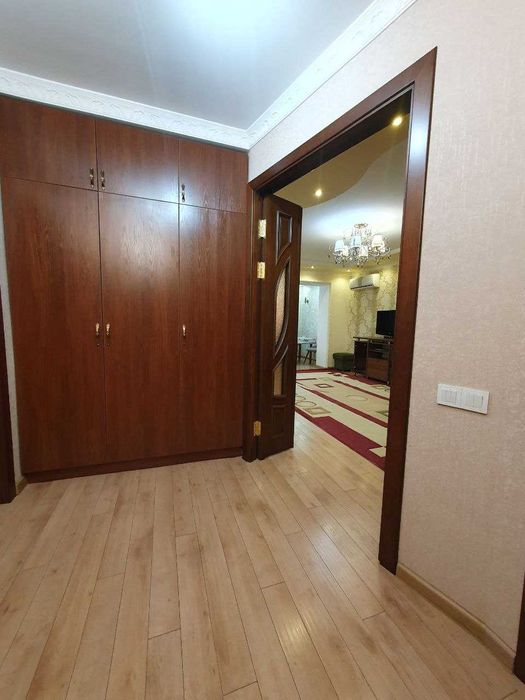 СДАЕТСЯ 3х комнатная квартира ЦЕНТР ПАРК БОБУРА с Детской Евроремонт