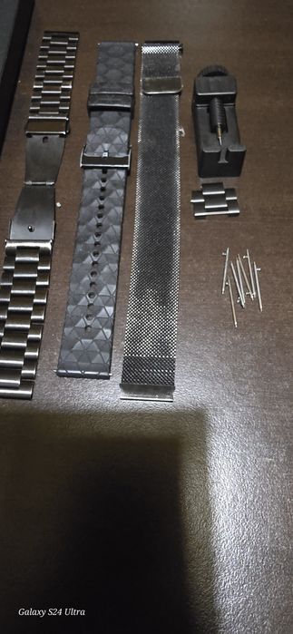 Samsung Galaxy Watch 3 с 4 каишки и инструмент за верижки