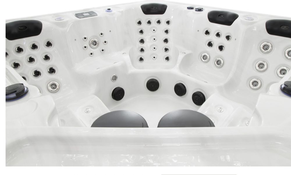 Джакузи 5 места  ново  90 дюзи с гаранция 2 години 7500 euro