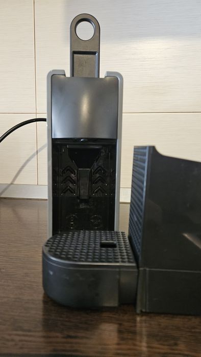 Nespresso Essenza mini gri