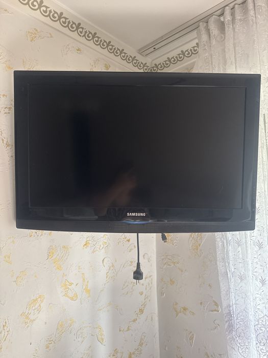 Телевизор в отличном состоянии, без интернета