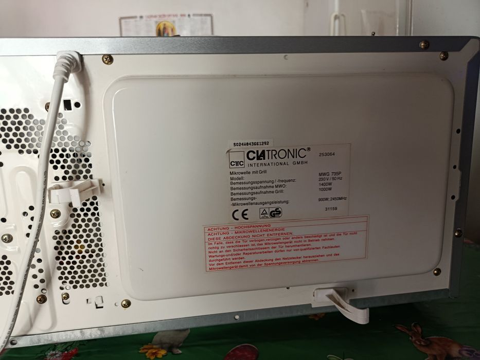 Cuptor cu microunde Clatronic MWG 735P – cu grill, stare bună