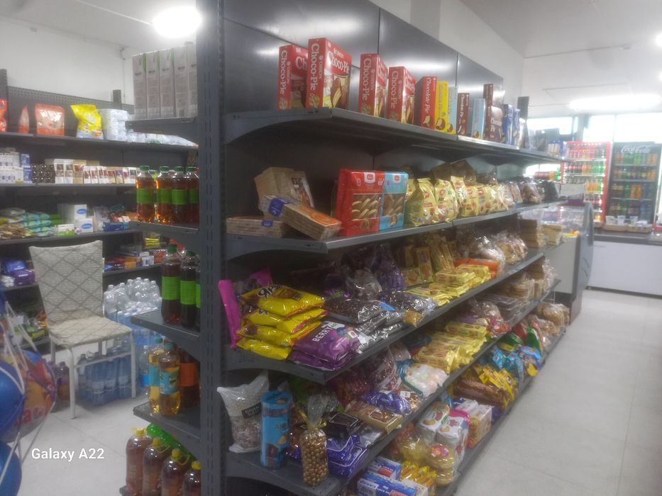 Продается стеллажи для магазина