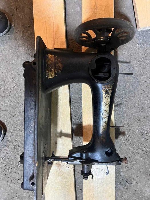 Швейная машинка Зингер