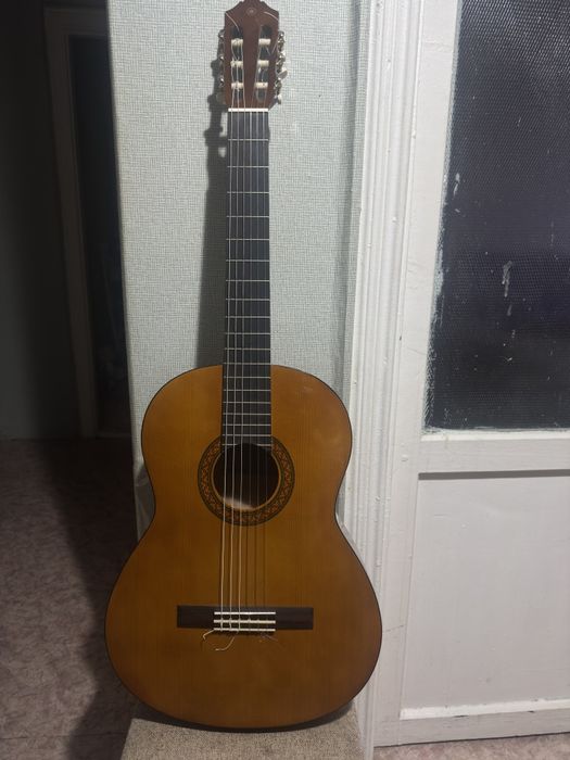 Yamaha C40, классическая гитара