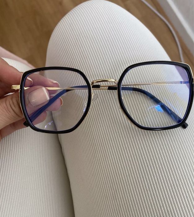 Очила със защита от синя светлина