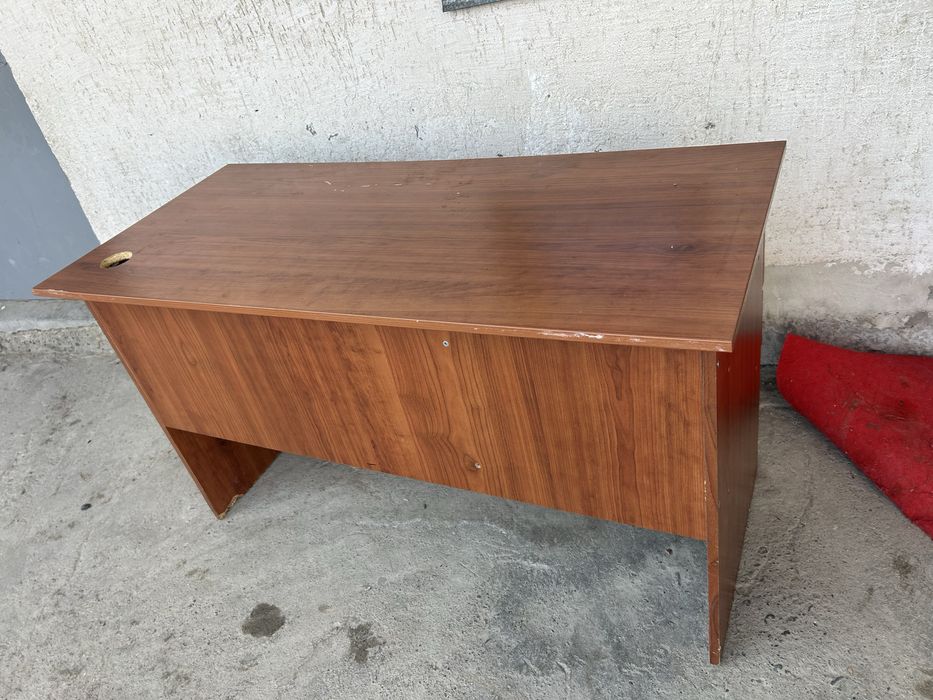 Продам.  Стол.