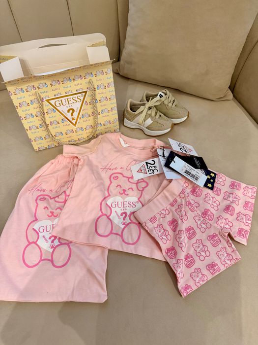 Бебешки сет Guess нов