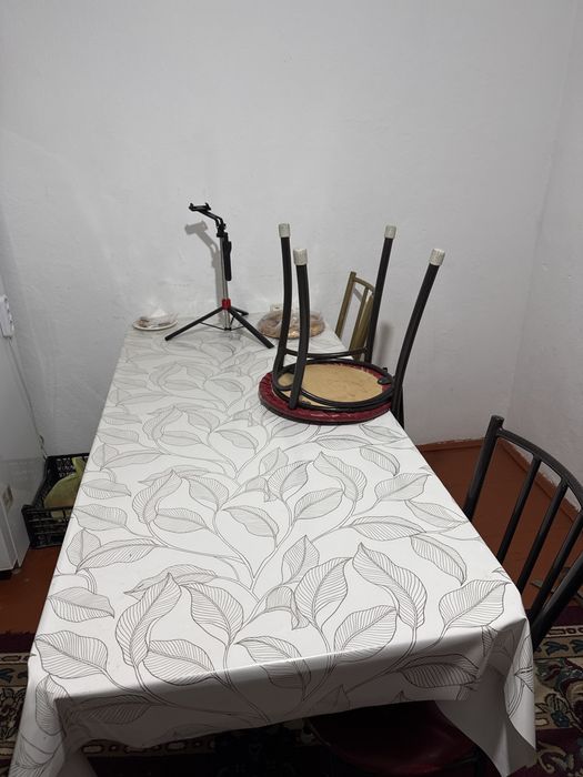 Шакаф диван стол стулья