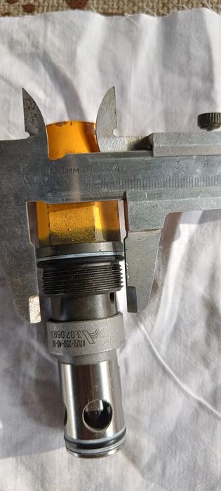 Продам на автокран запчасти .