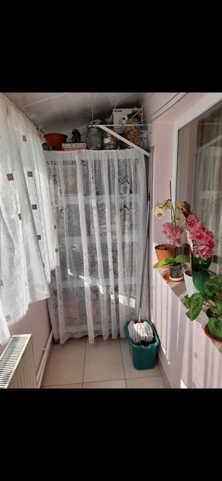 Vind apartament cu 2 camere decomandat