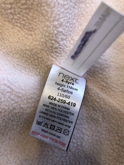 Плащ для девочки NEXT, рост 110 см. 4-5 лет