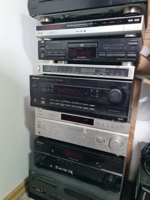 Stații muzică aduse din Danemarca, în stare bună de funcționare si Sony,aduse din Danemarca de o zi