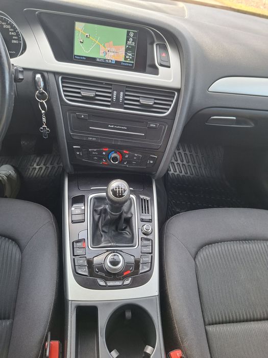 Vând Audi A4 b8 2010 ,2.0l disel