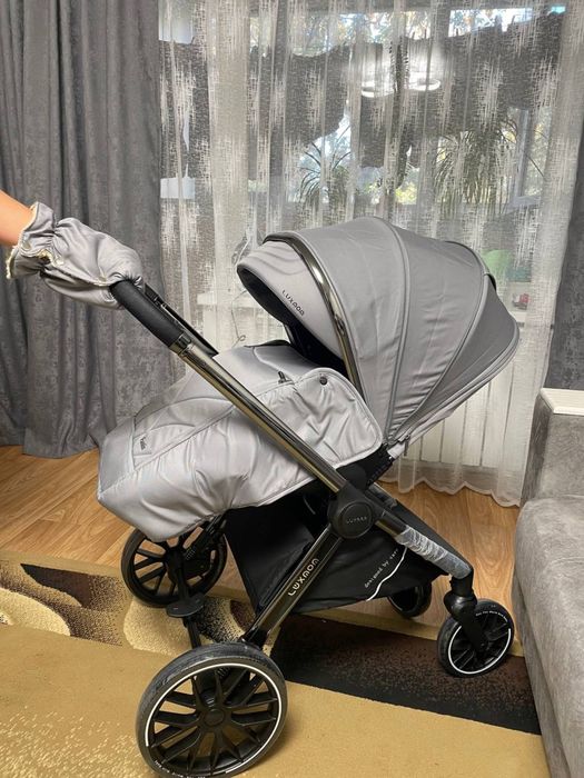 Продам коляску 3в1 lux mom