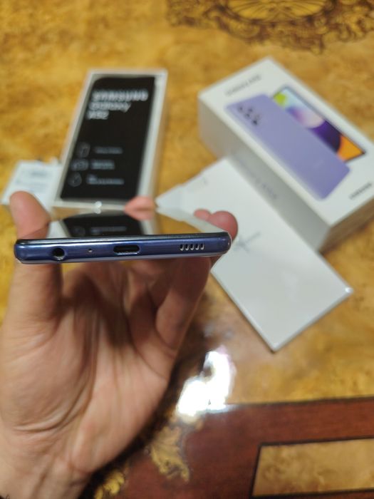 Samsung A52    8/128 idealniy