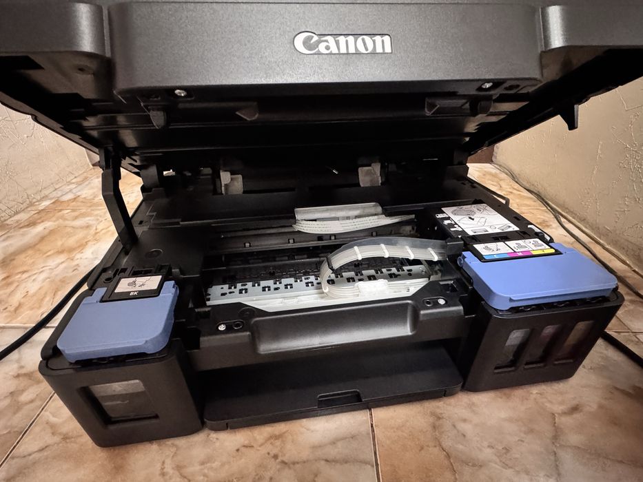 Продам цветной принтер Canon