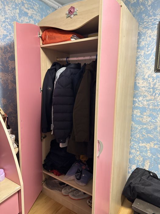 Продаю детскую мебель (комплект)