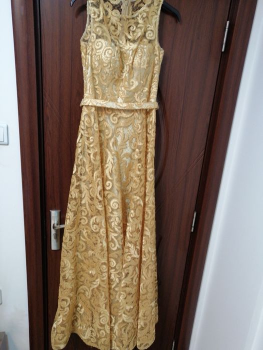 Бална рокля (бежово и златно)