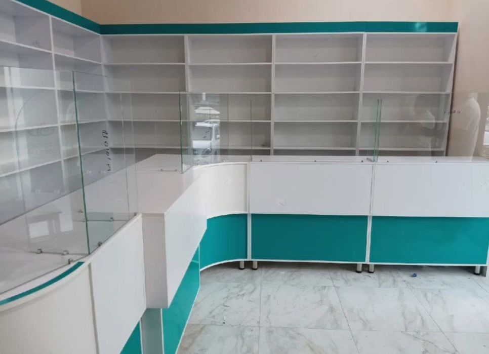 Apteka optika uchun Vitrina mebel tayyorlaymiz.