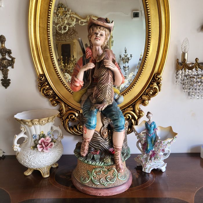 Огромна италианска порцеланова фигура