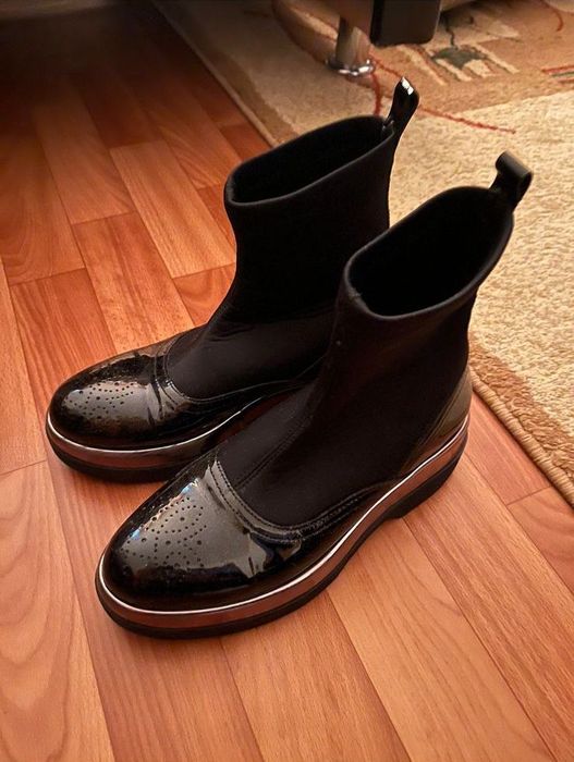 Продам ботинки