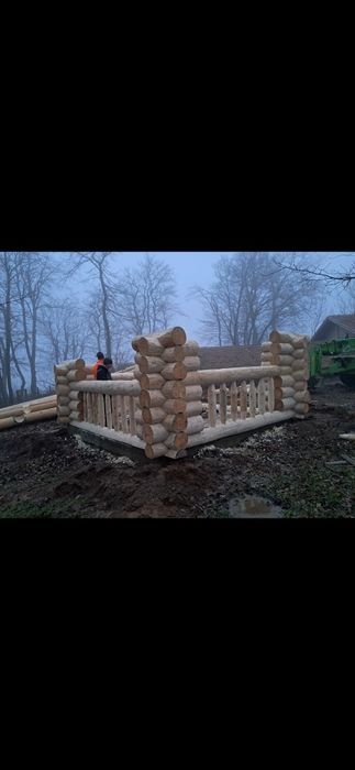 Case din lemn rotund,caba si mobilier de gradina