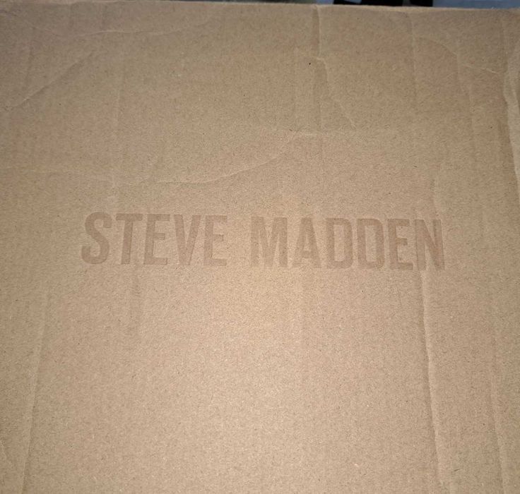 Женские розовые кроссовки Steve Madden, США, новые