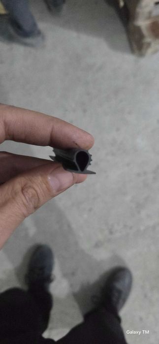 Уплатнитель для алюминиевый окне и дверей