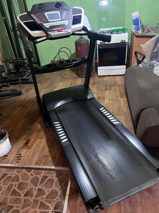 Тренажерные станки, беговые дорожки