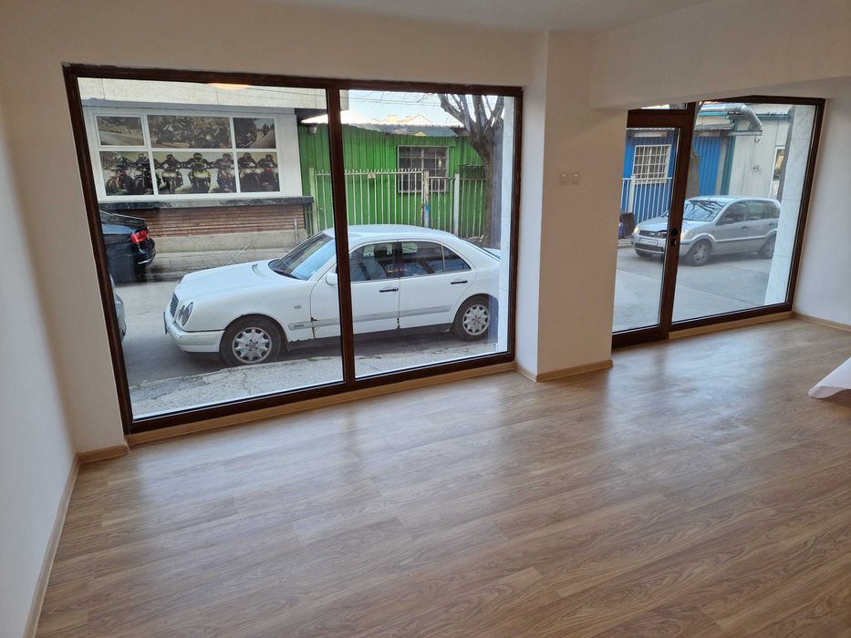 Продавам помещение в идеален център